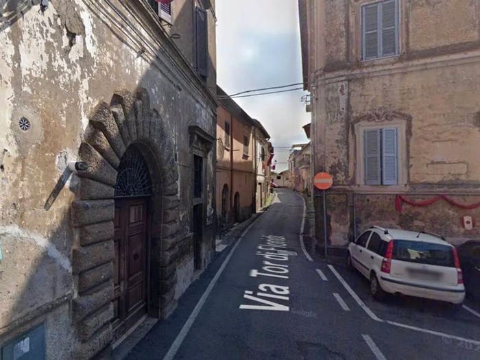 Appartamento trilocale in vendita in Via Tor Di Floridi, Centro, Nepi