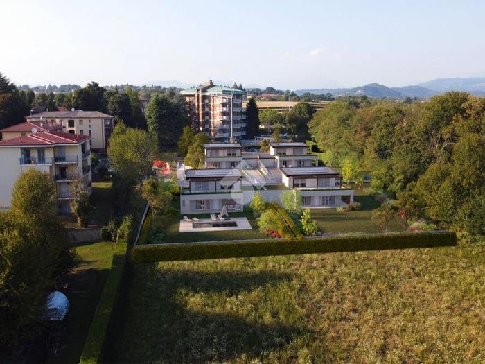 Casa quadrilocale in vendita in Via S Pietro, Centro, Casatenovo