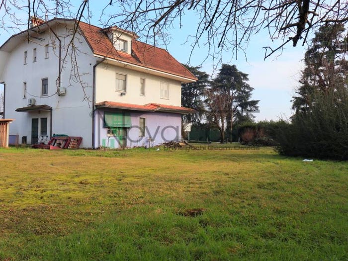 Casa con 6 locali in vendita in Viale dell'Industria, Polo Industriale, Codogno