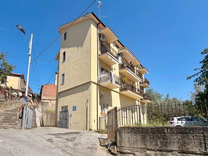 Appartamento trilocale in vendita in Via Serra Sottana, Serra Soprana, Cosenza