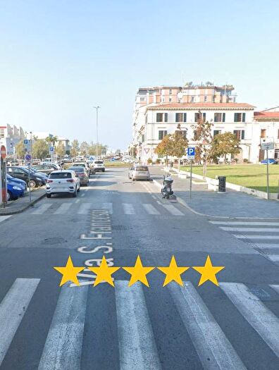 Appartamento quadrilocale in vendita in Via S Francesco, Centro, Viareggio