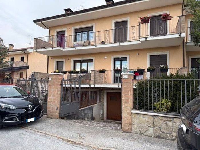 Appartamento con 5 locali in vendita in Via Fonte Vaniero, Centro, Castel di Sangro