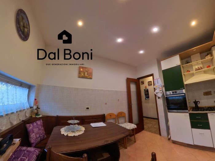 Appartamento quadrilocale in vendita in Via Luigi Venzano, Borzoli, Genova