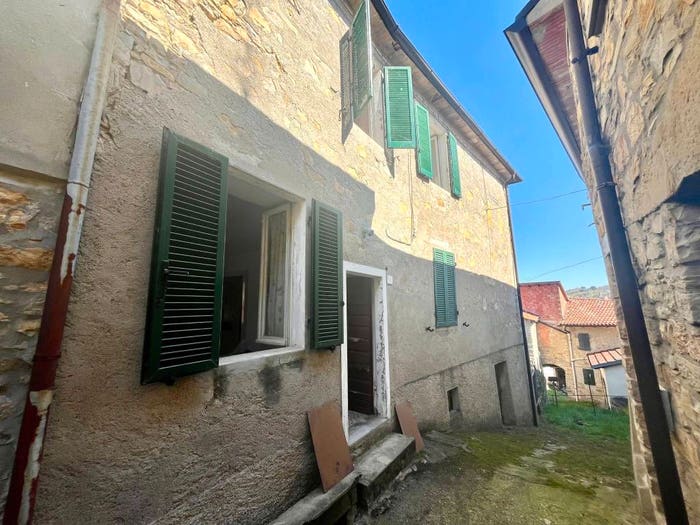 Casa con 6 locali in vendita in Strada delle Bore, Terenzo
