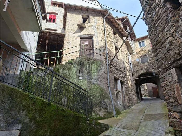 Casa trilocale in vendita in Via Sant'Anna, Ponti, Pornassio