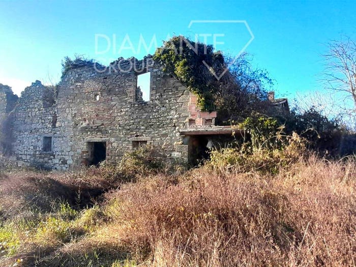 Casa con 6 locali in vendita in Colpalombo, Gubbio