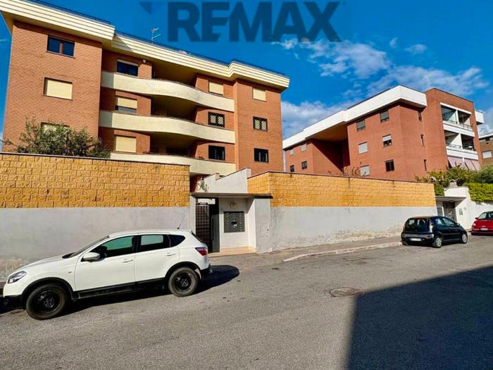 Appartamento trilocale in vendita in Ponte di Nona, Roma