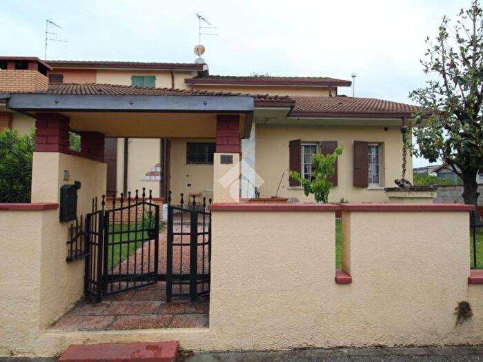 Casa trilocale in vendita in Via G Di Vittorio, Centro, Pegognaga
