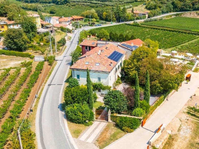 Casa con 6 locali in vendita in Via Villa, Centro, Mezzane di Sotto
