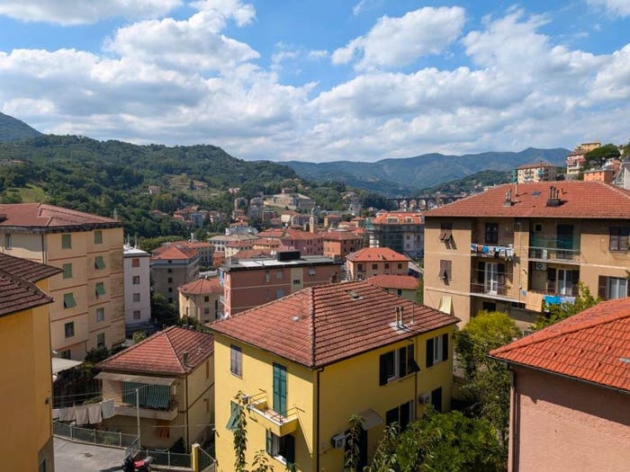 Appartamento trilocale in vendita in Via Val d'Astico, Pontedecimo, Genova