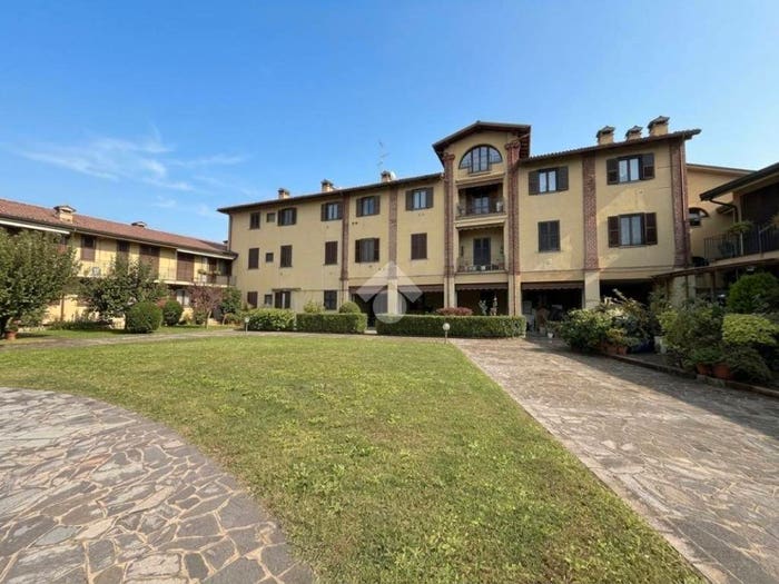 Appartamento trilocale in vendita in Via S Francesco, Bussero