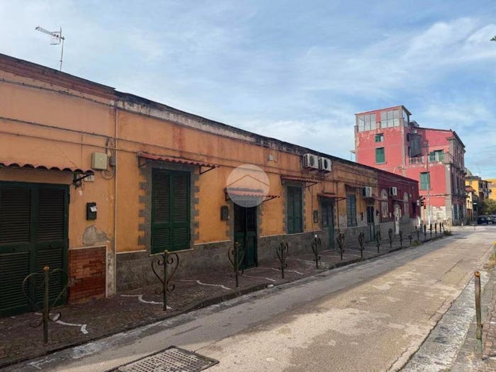 Appartamento quadrilocale in vendita in Corso Sirena, San Giovanni a Teduccio, Napoli