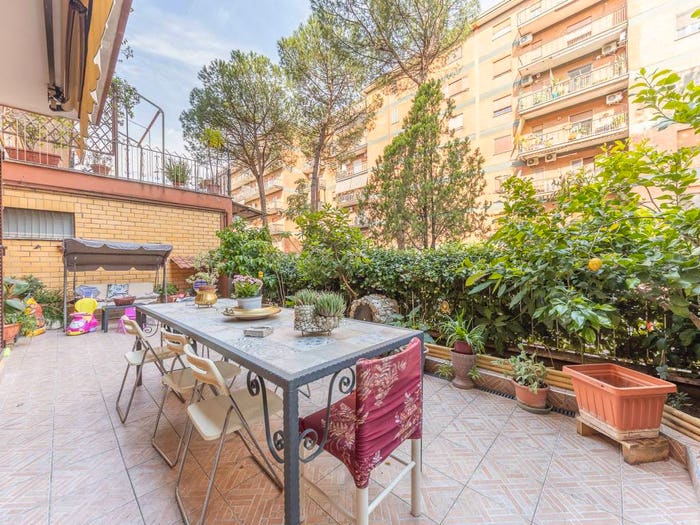Appartamento quadrilocale in vendita in Piazza Antonio Moscatelli, Centro, Mentana