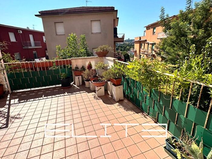 Appartamento quadrilocale in vendita in VIA SCANDALI, Borgo Rodi, Ancona