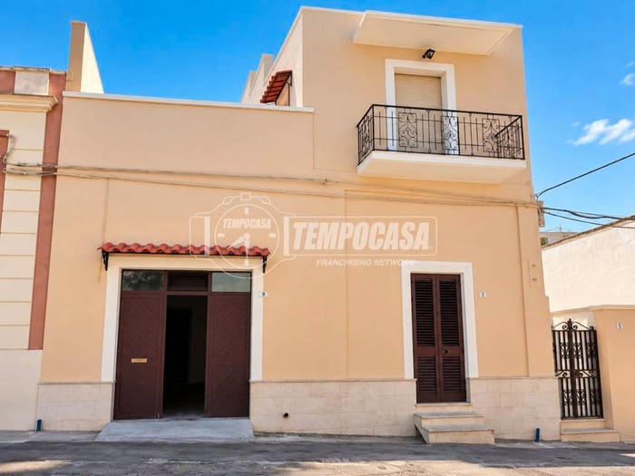 Appartamento con 6 locali in vendita in Via Carlo Alberto, Supersano