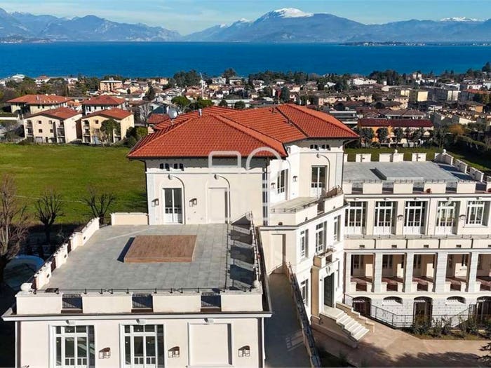 Casa quadrilocale in vendita in Via Giotto, Desenzano Centro, Desenzano del Garda
