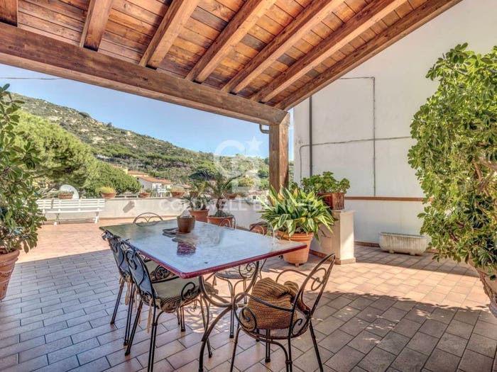 Casa con 6 locali in vendita in Via della Costa, Secchetto, Campo nell'Elba