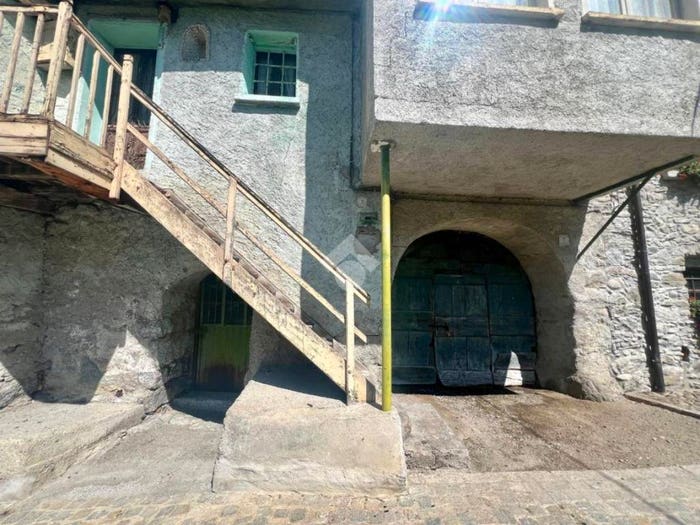 Casa quadrilocale in vendita in Via S Lorenzo, Centro, Sonico