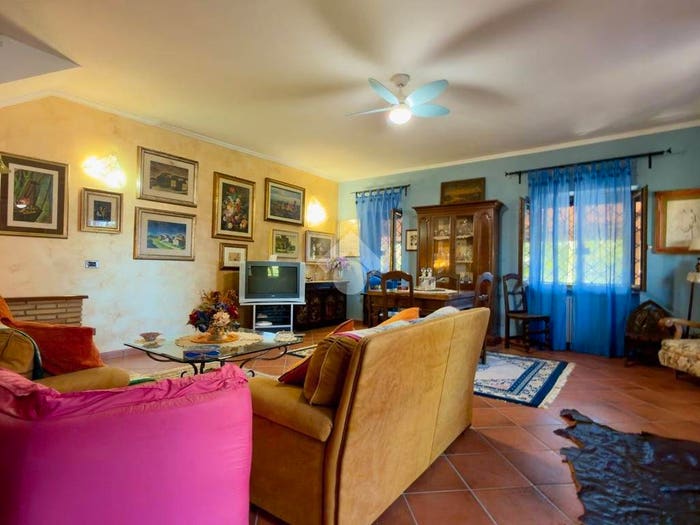 Casa quadrilocale in vendita in Via delle Valli, Magliano Romano