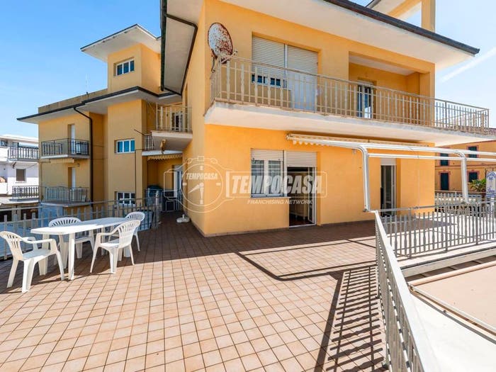 Appartamento trilocale in vendita in Via Litoranea, Marcelli, Numana