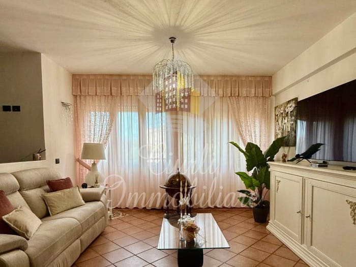 Appartamento quadrilocale in vendita in Via Giovanni Lerario, Centro, Piombino