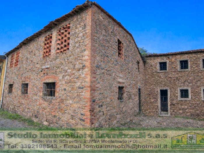 Casa con 6 locali in vendita in Via Imo Biancalani, Montale
