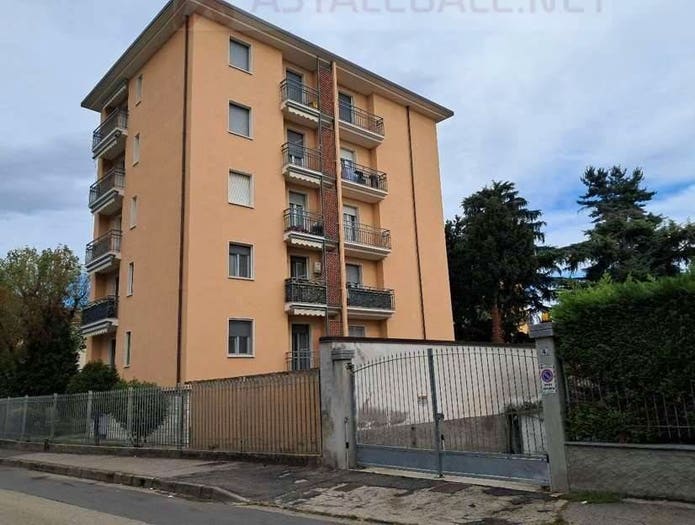 Appartamento trilocale in vendita in Via Folletta, Abbiategrasso