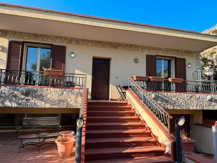 Casa con 6 locali in vendita in Via Marinai Alliata, Castelforte, Palermo