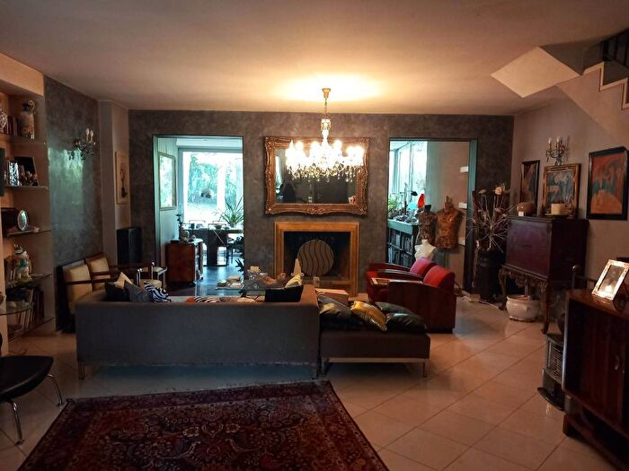 Casa con 6 locali in vendita in Strada dei Colli, Trebbiantico, Pesaro