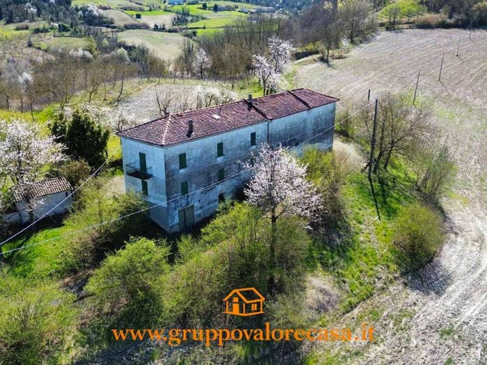 Casa con 6 locali in vendita in Melazzo