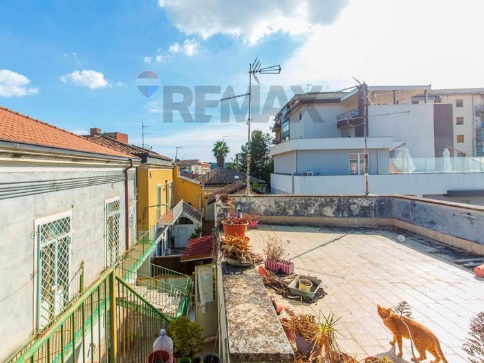 Casa quadrilocale in vendita in Via Vitaliti, Barriera Leucatia, Catania