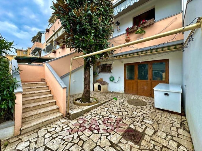 Appartamento quadrilocale in vendita in Via Chiusa Madonna, Centro, Bibbona