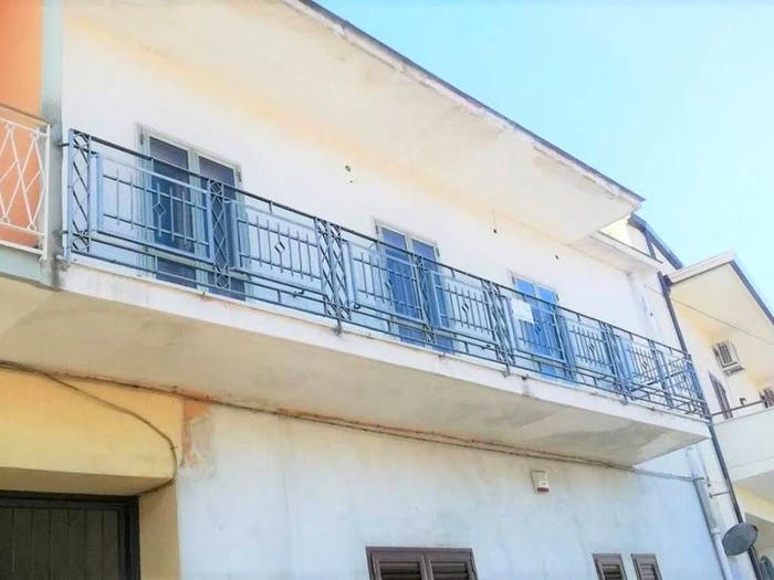 Appartamento trilocale in vendita in Via Treviso, Curti