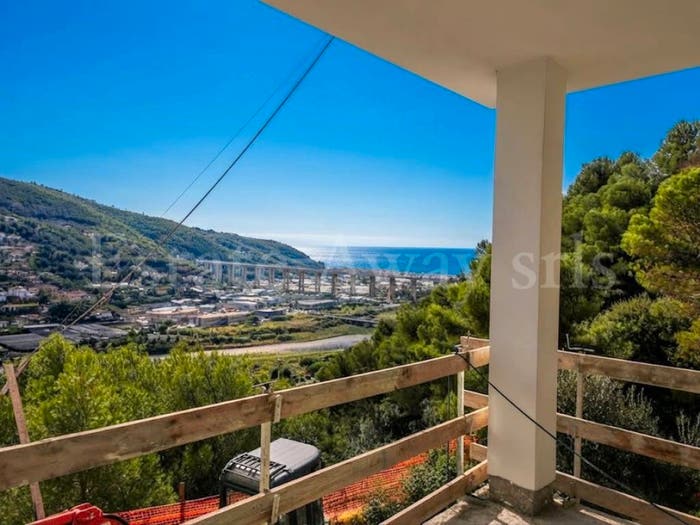 Casa con 5 locali in vendita in Via Sant'Anna, Centro, Camporosso