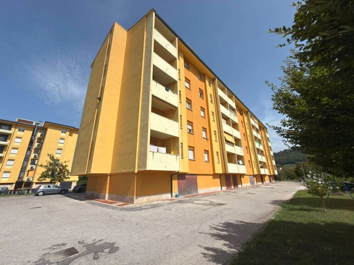 Appartamento trilocale in vendita in via lama, Rieti