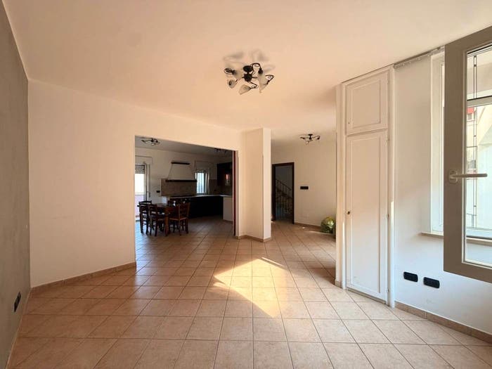 Casa con 6 locali in vendita in Via Caduti in Guerra, Pignataro Maggiore