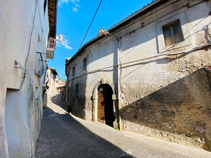 Casa con 7 locali in vendita in Via Cecilia, Petrella Salto