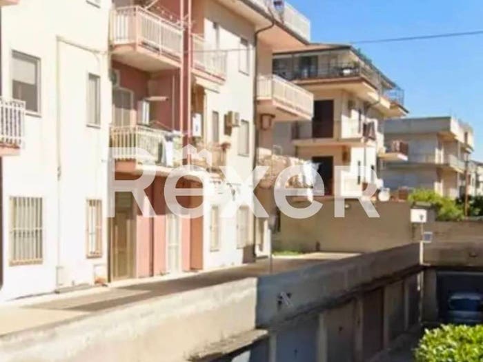 Appartamento trilocale in vendita in Viale della Pace, Bianco
