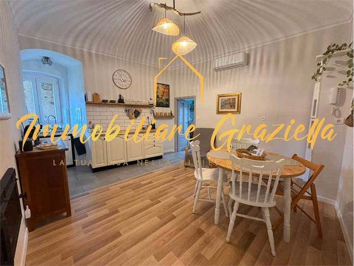 Appartamento trilocale in vendita in Dolceacqua