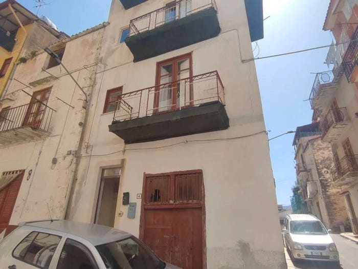 Casa trilocale in vendita in Via Agrigento SNC, Montelepre