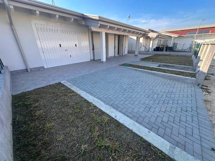 Casa quadrilocale in vendita in Ghedi