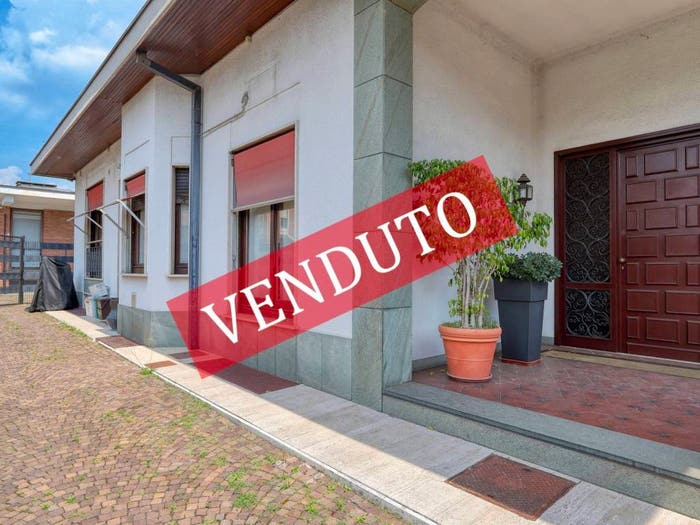 Casa quadrilocale in vendita in Via Ottaviano Custodi, Cascinetta, Gallarate
