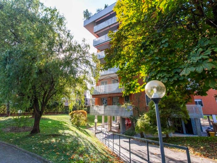 Appartamento trilocale in vendita in Via Raffaello Sanzio, Centro, Cesano Boscone