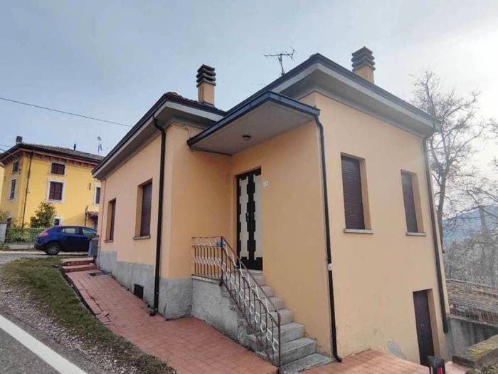 Casa trilocale in vendita in località Mandola, Gropparello