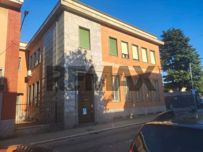 Appartamento trilocale in vendita in VIA VITTORIO VENETO, Centro, Samarate