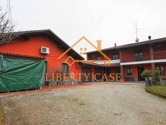 Casa con 5 locali in vendita in Vicolo Trieste, Centro, Palestro