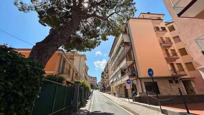 Appartamento con 6 locali in vendita in Via Carlin, Centro, Arenzano