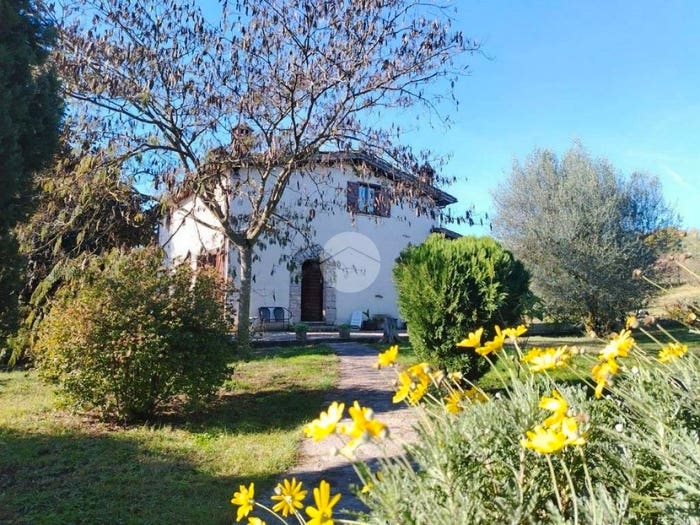 Casa con 5 locali in vendita in VIA TENUTELLE, Tarano