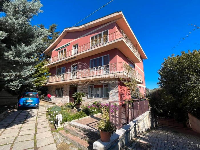 Casa con 6 locali in vendita in Strada Colle Renazzo, San Silvestro, Pescara