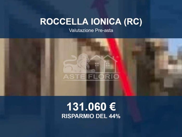 Casa con 6 locali in vendita in Via Zirgone, Roccella Ionica